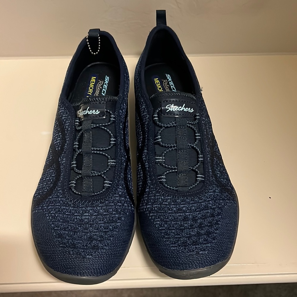 Brand new women’s Skechers memory foam shoe